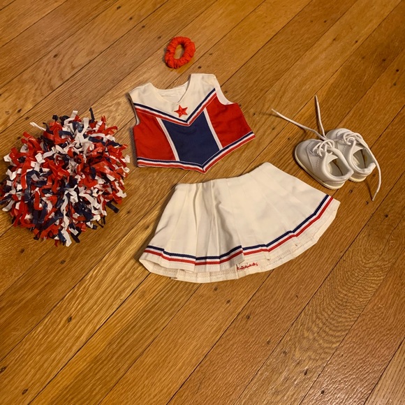 Retired American Girl doll, Samantha Parkington. With all shown outfits - Picture 9 of 16